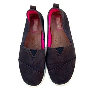 4/$20 Mad Love slip on flats